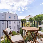 Marcus Mai - Two Bedroom With Balcony *