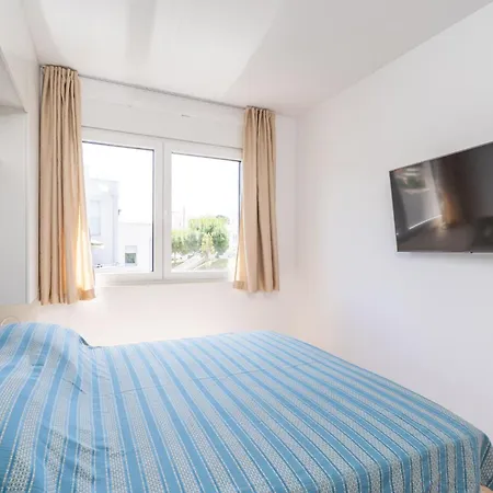 Apartman Marcus Mai - Two Bedroom With Balcony *