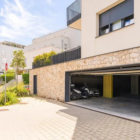 Marcus Mai - Two Bedroom With Balcony * دوبروفينك