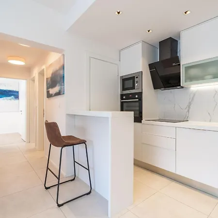 Marcus Mai - Two Bedroom With Balcony Διαμέρισμα Ντουμπρόβνικ