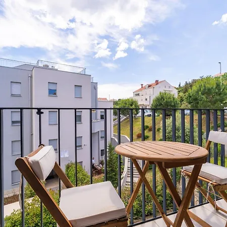 Marcus Mai - Two Bedroom With Balcony *