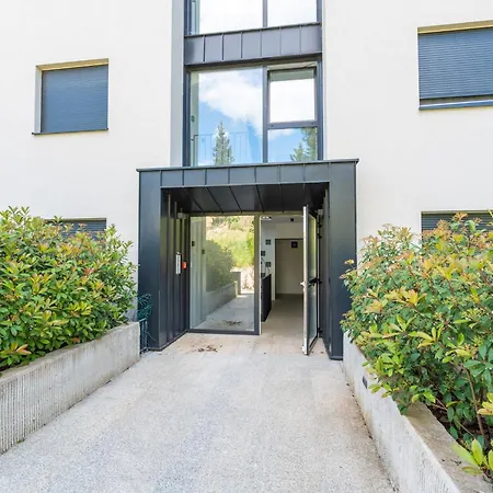 Marcus Mai - Two Bedroom With Balcony